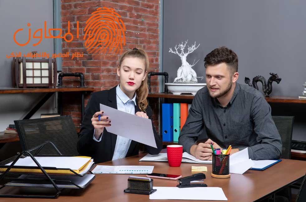 تلعب بيئة العمل الإيجابية دورًا هامًا في تقليل مستوى الإجهاد والتوتر بين الموظفين